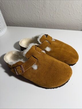 Birkenstock  Shearling-Lined Suede Clogs - Mustard Brown